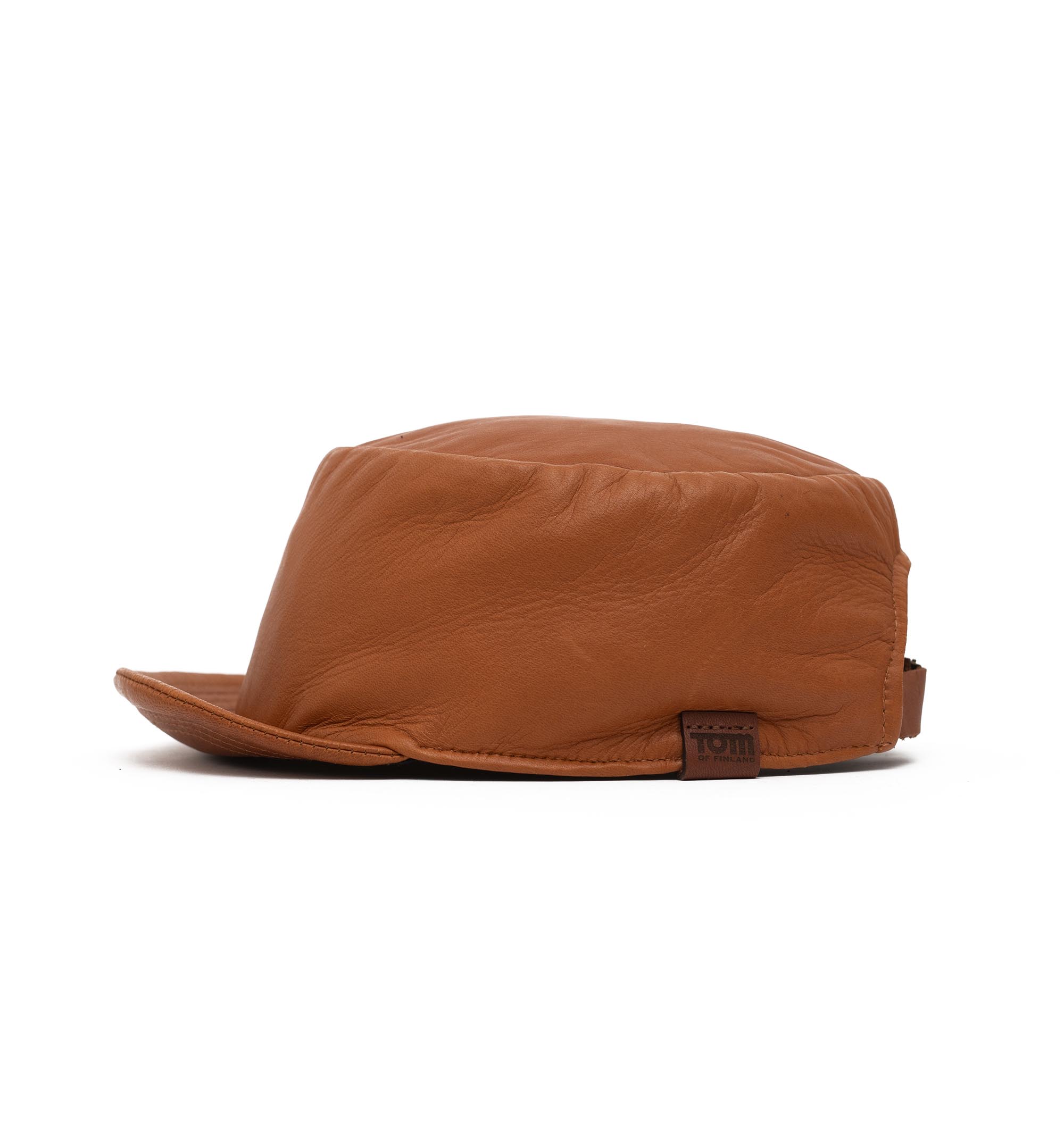 TOMGON3_costo_x_tom_of_finland_gona_hattu_ruskea_nahka_002 Costo x Tom of Finland Gona lätsä ruskea nahka sivusta